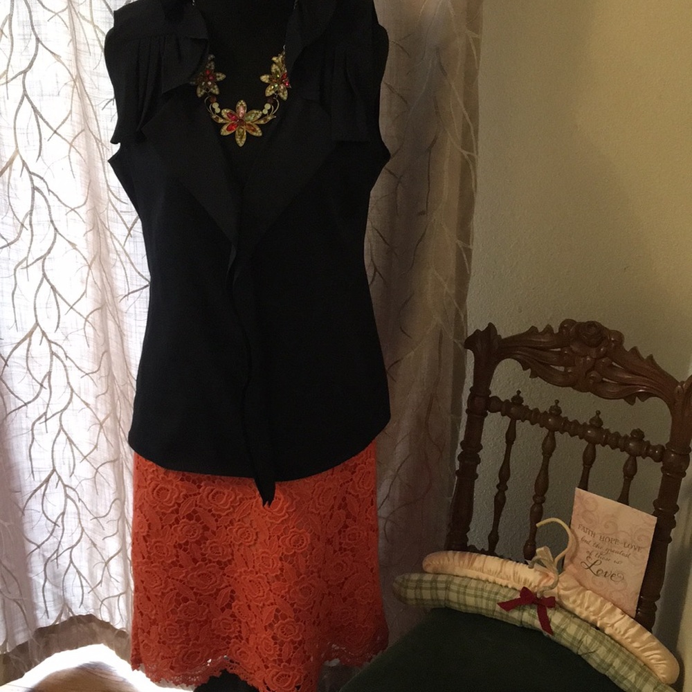 🌻Fabulous Talbots Lacy Skirt🌻